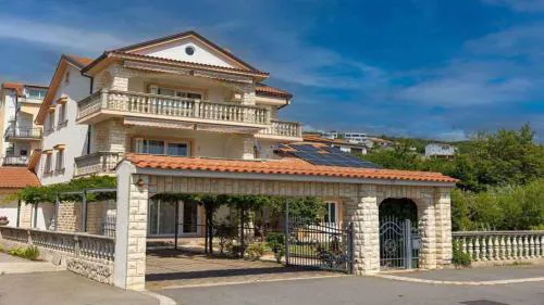 Apartments in Crikvenica 43072