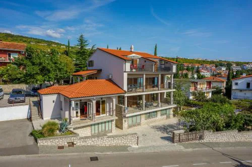 Apartments with parking spaces Crikvenica - 22283