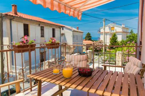 Charmantes Apartment nur 300 Meter zum Strand mit Meerblick, Waschmaschine, WiFi