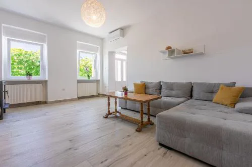Hundefreundliches Ferienhaus nur 270 Meter zum Strand mit Meerblick, Tischtennis, Grillbereich