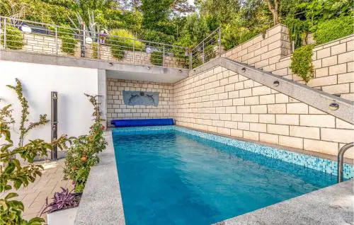 Lovely Apartment In Crikvenica