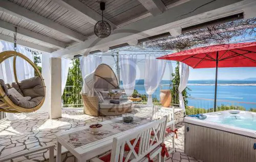 Cozy Home In Crikvenica With Jacuzzi