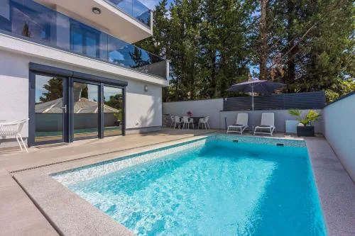 Modernes Apartment mit Meerblick, 500 Meter Strand