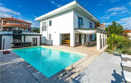 Nice Home In Crikvenica With Sauna