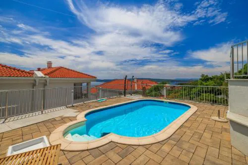 Pool Delux