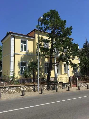 Villa Ana