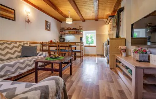 2 Bedroom Nice Home In Fuzine