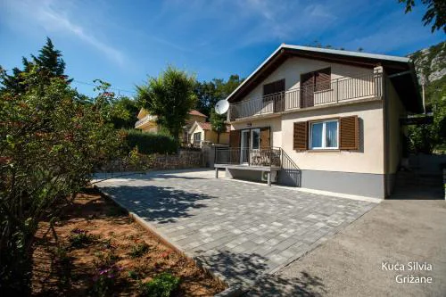 Apartment house Silvia