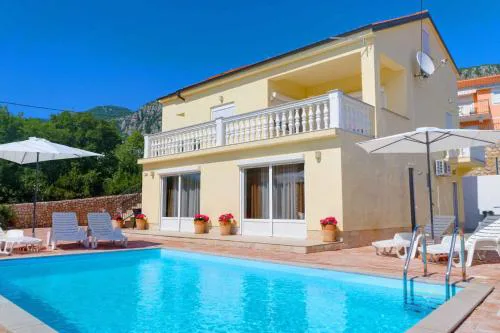 Holiday home in Grizane 39285
