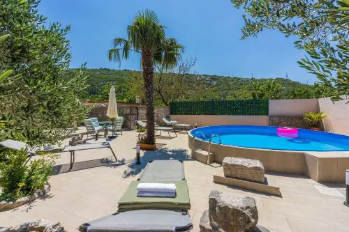 Hundefreundliche Villa mit Privatpool, Aussendusche, Grill und vielen Wanderwegen in der Umgebung