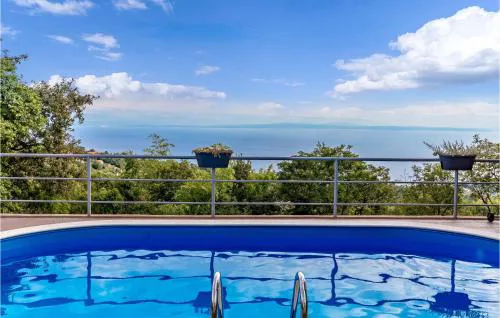 2 Bedroom Cozy Apartment In Icici