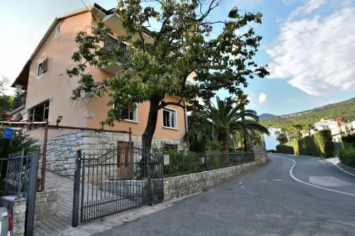 Apartment Darko