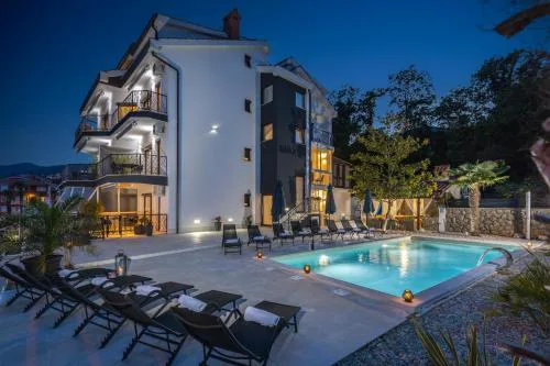 Villa Adriatic, Apartment Enio with swimming pool, panoramic sew view, free parking