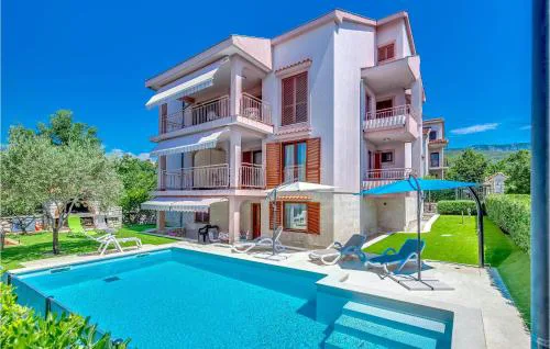 Gorgeous Home In Jadranovo With Kitchen