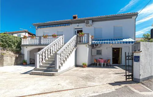 Lovely Apartment In Jadranovo With Wifi