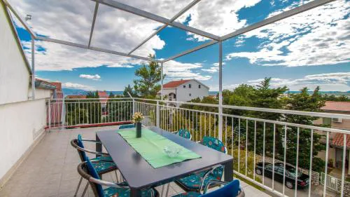 Spacious apartment with terrace and sea view in Jadranovo