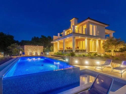 Holiday Home Schöne Villa in einer ruhigen Umgebung mit Pool by Interhome