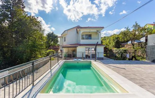 2 Bedroom Beautiful Home In Kastav