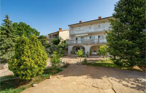 3 Bedroom Lovely Apartment In Kastav
