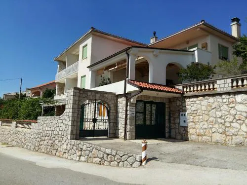 Apartments with a parking space Smokvica Krmpotska, Novi Vinodolski - 14995