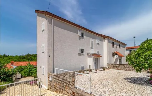 Cozy Apartment In Klenovica With Wifi