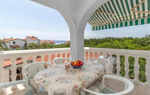 Stunning Apartment In Klenovica