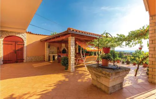 Cozy Apartment In Kostrena