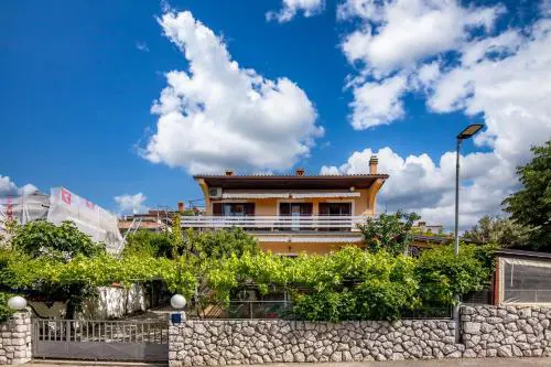 Kostrena Apartment Maja Few Mt From Sea- Happy Rentals