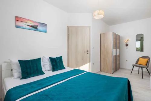 Two-Bedroom Apartment in Kraljevica I