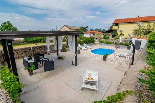 Family-friendly apartments with swimming pool Krasica, Rijeka - 18059