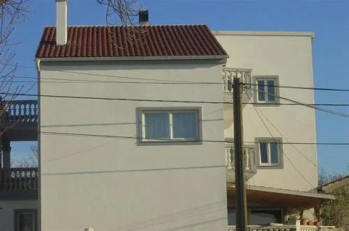 Simple 3-room apartment