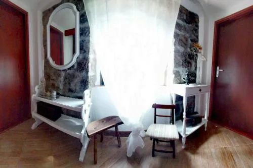Historic Stone House KATI Perfect Family Retreat With Garden BBQ And Picturesque Landscapes