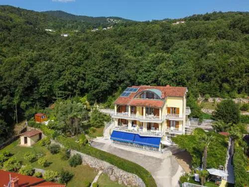 Apartment villa Mona Lisa-1 by Interhome