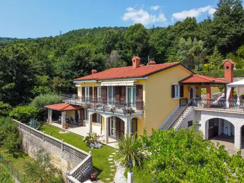 Apartment villa Valy by Interhome