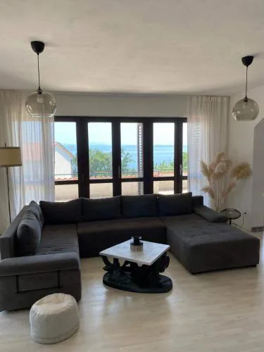Spacious Seaview Terrace Apartment - Free Parking- Lovran