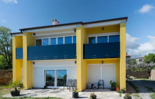 3 Bedroom Nice Apartment In Marinici