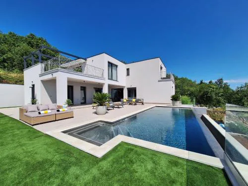 Villa LEVANT