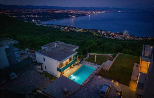 Beach Front Home In Matulji