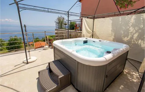 Stunning Apartment In Moscenicka Draga