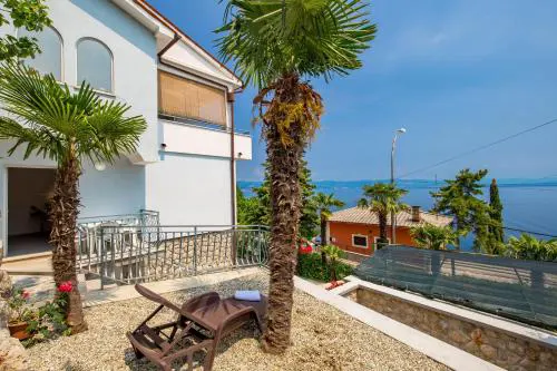 Wohnung In Obrs Mit Kleiner Terrasse Und Meerblick