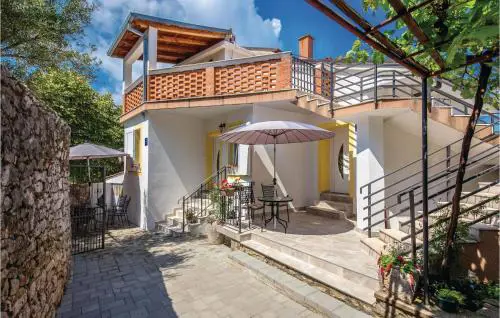 Amazing Apartment In Novi Vinodolski