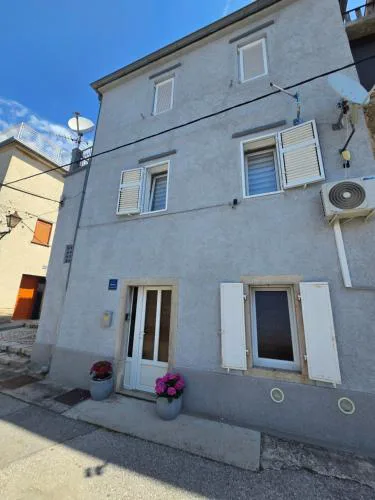 Apartmant Bionda Novi Vinodolski, cozy and nice apartment for 4 people in the city center