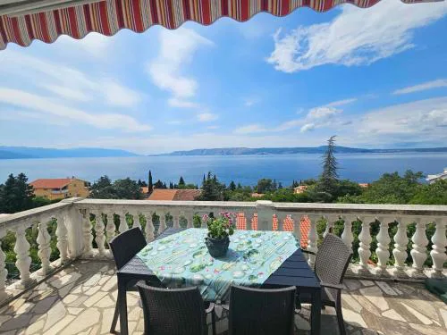 Apartment in Novi Vinodolski 51455