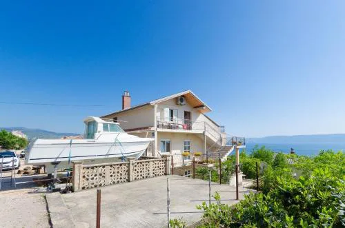 Apartments and Room Drazen