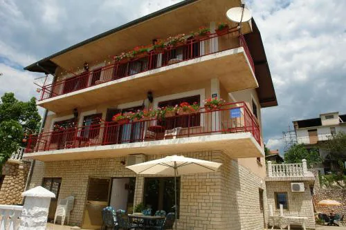 Apartments Nikolina