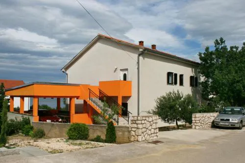 Apartments with parking space Novi Vinodolski - 5514