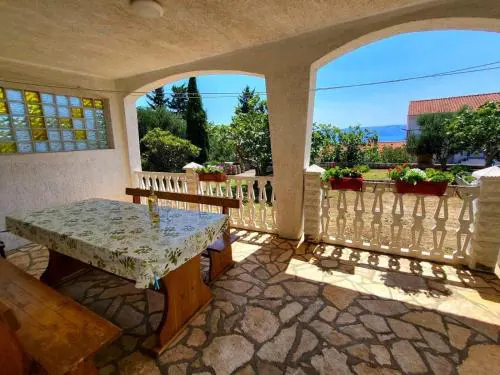 Appartement in Novi Vinodolski mit Großer Terrasse