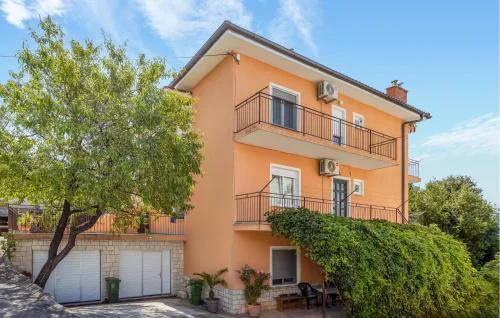 Beautiful Apartment In Novi Vinodolski