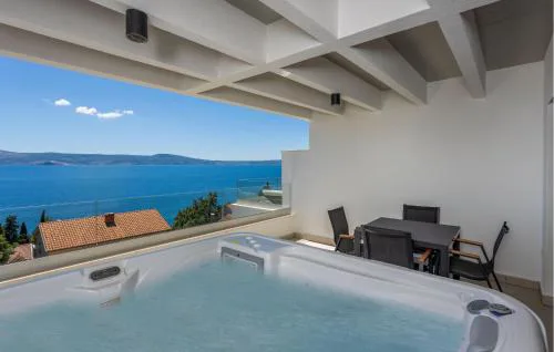 Beautiful Apartment In Novi Vinodolski