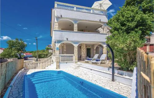 Beautiful Home In Novi Vinodolski